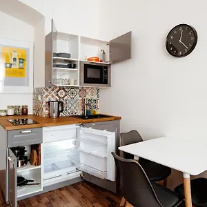 https://apartment-gesse-jirsikova.praguehotelsweb.com